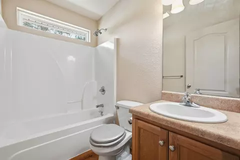 Bath - 5530 Royal St, Crestview, FL 32539 photo 1 of 5