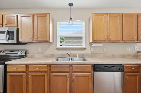 Kitchen - 5530 Royal St, Crestview, FL 32539 photo 1 of 1