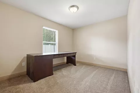 Bedroom - 5530 Royal St, Crestview, FL 32539 photo 9 of 9