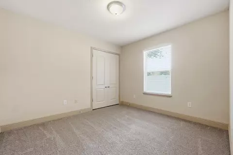 Bedroom - 5530 Royal St, Crestview, FL 32539 photo 4 of 9