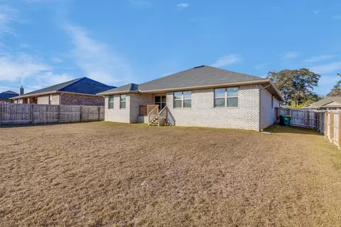 Exterior - 5839 Crestlake Dr, Crestview, FL 32536 photo 4 of 4