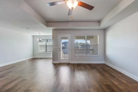 Living - 5839 Crestlake Dr, Crestview, FL 32536 photo 3 of 4