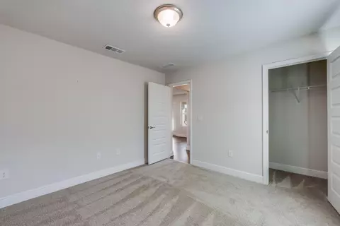 Bedroom - 5839 Crestlake Dr, Crestview, FL 32536 photo 4 of 6