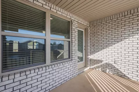 Exterior - 5839 Crestlake Dr, Crestview, FL 32536 photo 2 of 4