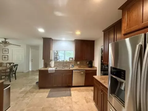 Kitchen - 103 E Capri Cv, Niceville, FL 32578 photo 4 of 4