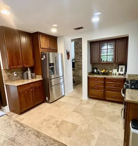 Kitchen - 103 E Capri Cv, Niceville, FL 32578 photo 1 of 4