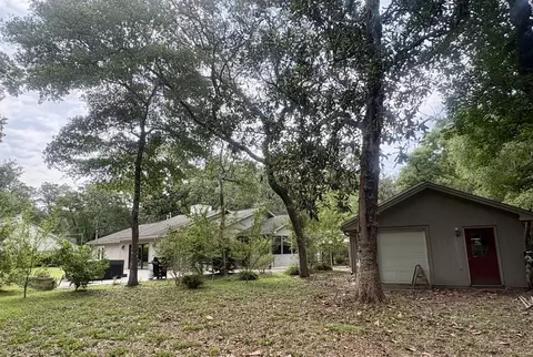 Exterior - 103 E Capri Cv, Niceville, FL 32578 photo 2 of 6