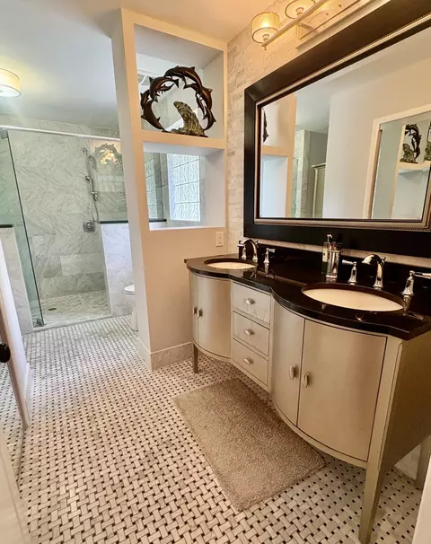 Bath - 103 E Capri Cv, Niceville, FL 32578 photo 3 of 8