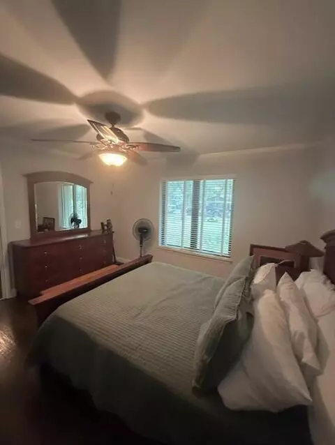 Bedroom - 103 E Capri Cv, Niceville, FL 32578 photo 4 of 5
