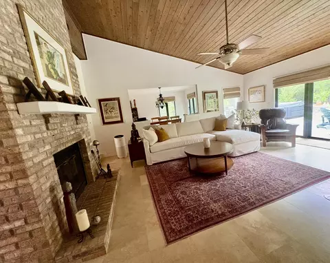 Living - 103 E Capri Cv, Niceville, FL 32578 photo 1 of 1
