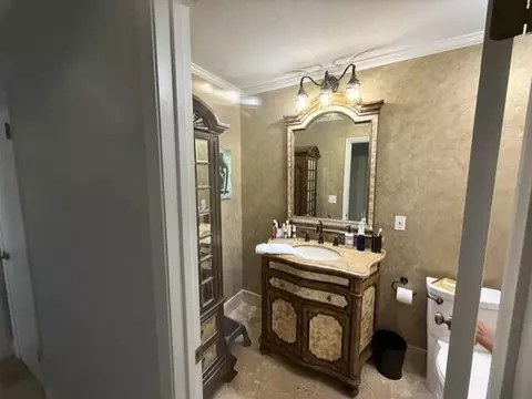 Bath - 103 E Capri Cv, Niceville, FL 32578 photo 6 of 8