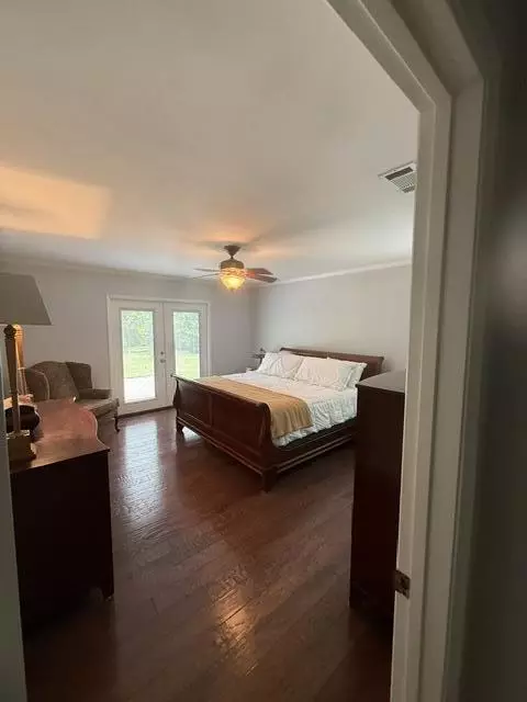 Bedroom - 103 E Capri Cv, Niceville, FL 32578 photo 1 of 5