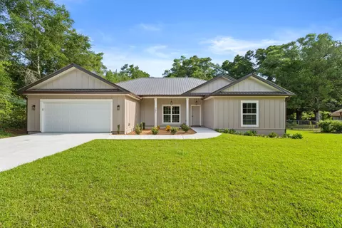781 Bay Ave, Defuniak Springs, FL 32435