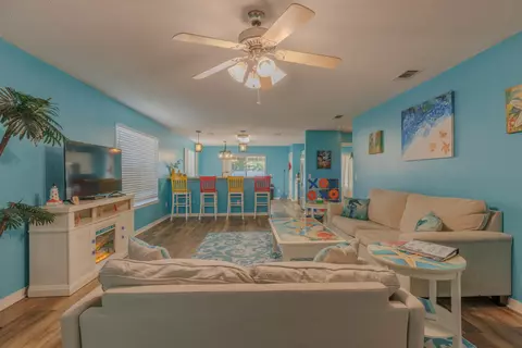1869 Vineyard St, Navarre, FL 32566
