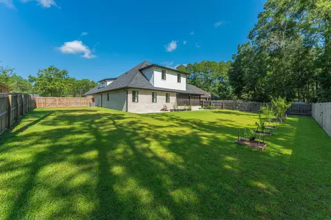 Exterior - 4572 Ashton Cir, Crestview, FL 32536 photo 6 of 6