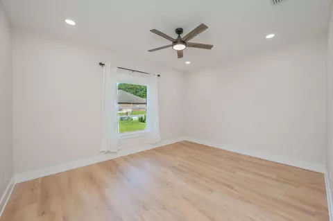 Bedroom - 4572 Ashton Cir, Crestview, FL 32536 photo 2 of 4