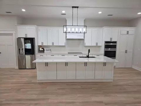 Kitchen - 4572 Ashton Cir, Crestview, FL 32536 photo 1 of 2