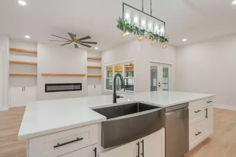 Kitchen - 4572 Ashton Cir, Crestview, FL 32536 photo 1 of 1