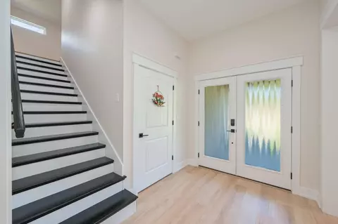Entry Way - 4572 Ashton Cir, Crestview, FL 32536 photo 2 of 7