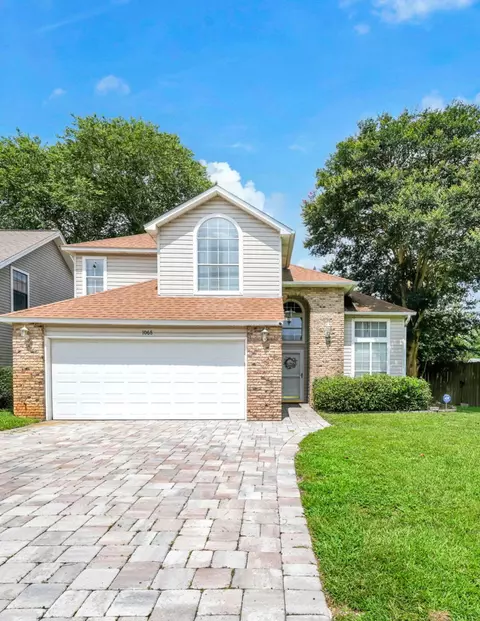 1068 Windmill Dr, Fort Walton Beach, FL 32547