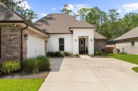 Exterior - 518 E Tweet St, Freeport, FL 32439 photo 2 of 31