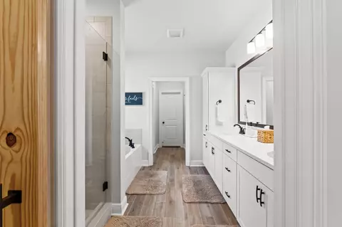 Entry Way - 518 E Tweet St, Freeport, FL 32439 photo 8 of 15