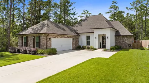 518 E Tweet St, Freeport, FL 32439