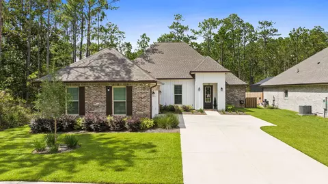 Exterior - 518 E Tweet St, Freeport, FL 32439 photo 3 of 31