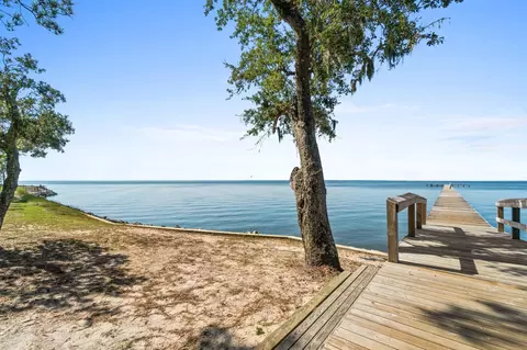 View/Area - 518 E Tweet St, Freeport, FL 32439 photo 16 of 21