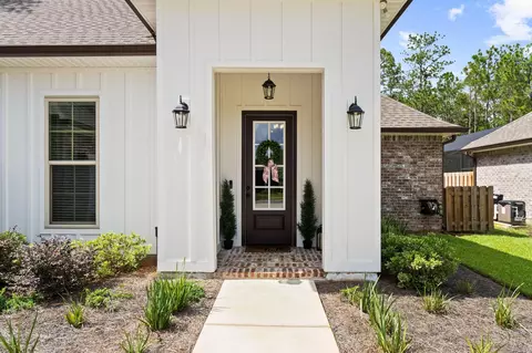 Exterior - 518 E Tweet St, Freeport, FL 32439 photo 5 of 31