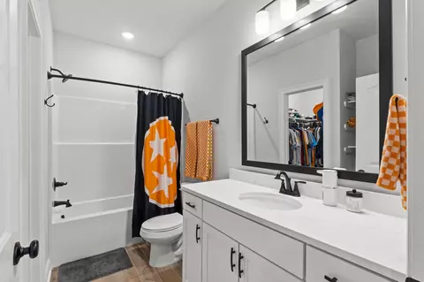 Bath - 518 E Tweet St, Freeport, FL 32439 photo 5 of 5