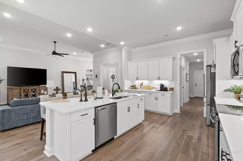 Kitchen - 518 E Tweet St, Freeport, FL 32439 photo 3 of 7