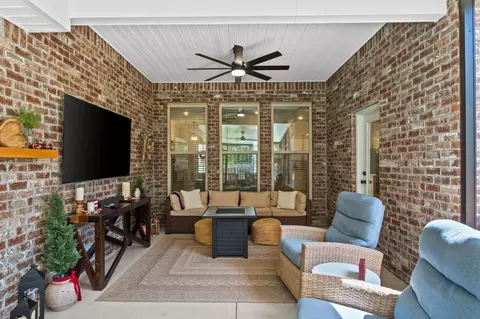 Exterior - 518 E Tweet St, Freeport, FL 32439 photo 14 of 31