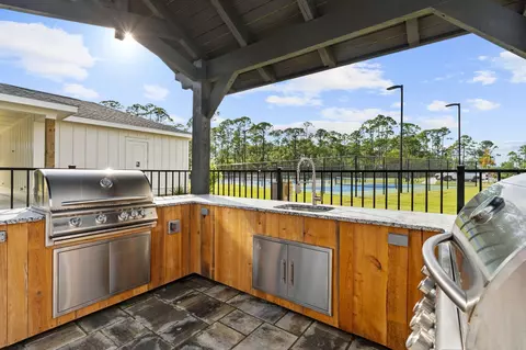 Kitchen - 518 E Tweet St, Freeport, FL 32439 photo 7 of 7