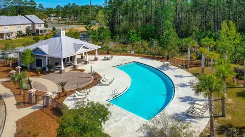 406 Date Palm Ln, Freeport, FL 32439 photo 3