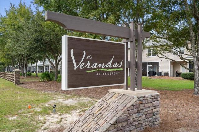 406 Date Palm Ln, Freeport, FL 32439