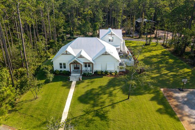 234 Island Grove Dr, Freeport, FL 32439