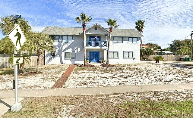 843 Santa Rosa Ct, Fort Walton Beach, FL 32548
