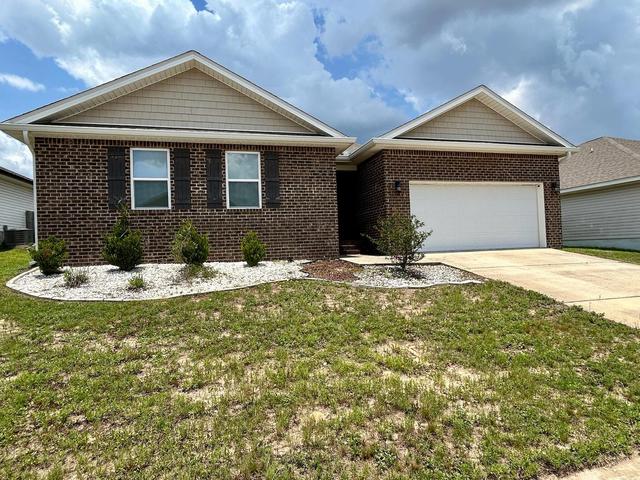 5560 Guinevere Ln, Milton, FL 32583