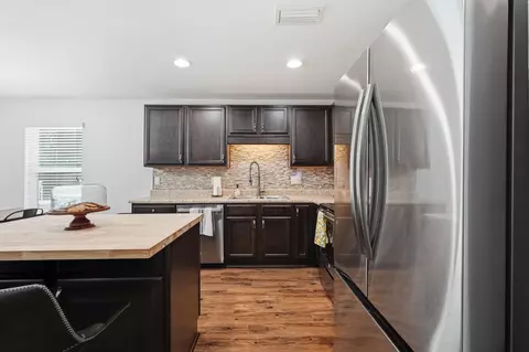 Kitchen - 5976 Milan Dr, Pace, FL 32571 photo 4 of 8