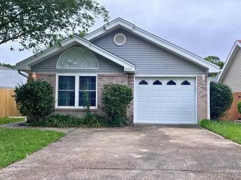 1866 Heartland Dr, Fort Walton Beach, FL 32547