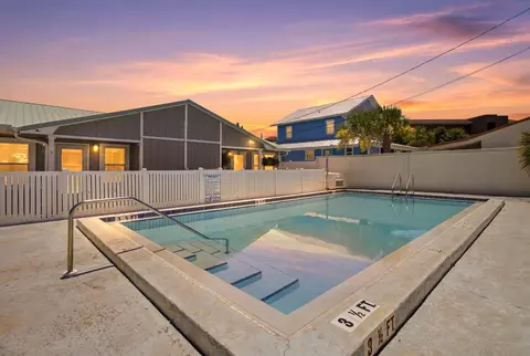 104 Ellis Rd #4, Miramar Beach, FL 32550
