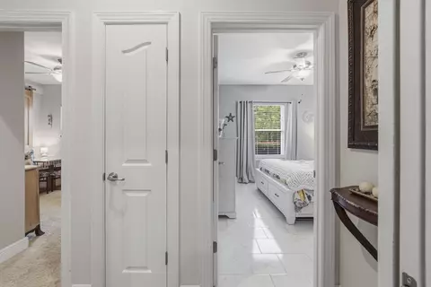 Entry Way - 69 Fairway Xing, Freeport, FL 32439 photo 5 of 7