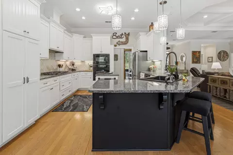 Kitchen - 69 Fairway Xing, Freeport, FL 32439 photo 6 of 9