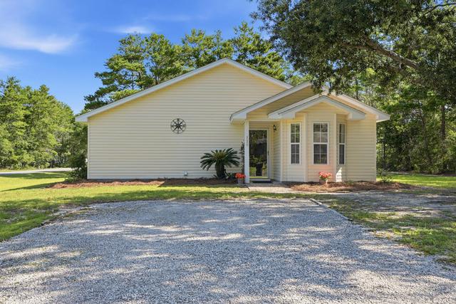 120 Magnolia Landing Dr, Freeport, FL 32439