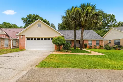 855 Mande Ct, Shalimar, FL 32579