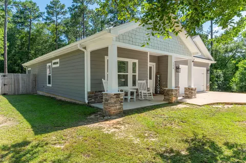 Exterior - 176 Seneca Trl, Crestview, FL 32536 photo 2 of 10