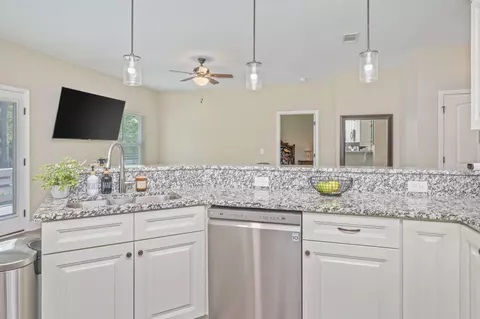 Kitchen - 176 Seneca Trl, Crestview, FL 32536 photo 3 of 6