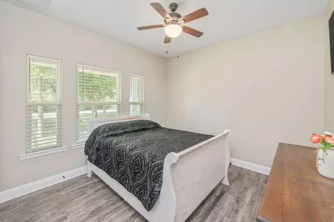 Bedroom - 176 Seneca Trl, Crestview, FL 32536 photo 4 of 7