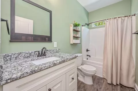 Bath - 176 Seneca Trl, Crestview, FL 32536 photo 6 of 7